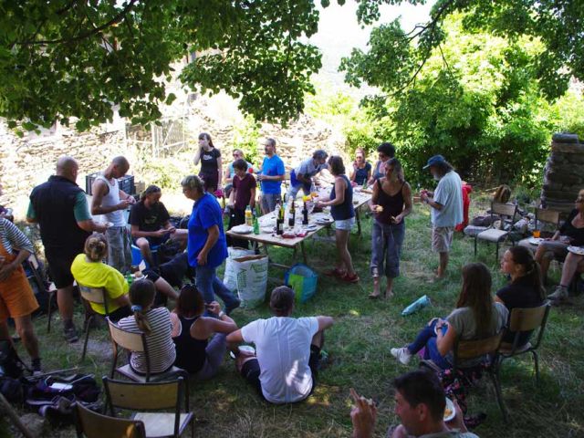 Et l'arrivée des bipèdes ... la convivialité, c'est important, plus que jamais.